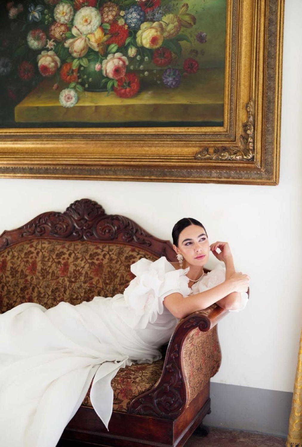 Bride on a vintage sofa